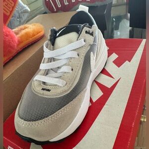 Toddler Nike Waffle One size 8. Brand new